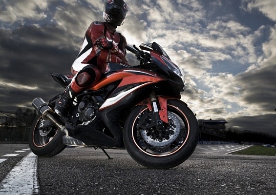 Катание на мотоцикле в Костроме. ULTRA ПОДАРКИ. Купить катание на мотоцикле в Костроме. Попробовав езду на мотоциклах, вы получите порцию адреналина и невероятные эмоции. Сервис: UltraPodarki.ru 8 800 505 95 30.. Катание на мотоцикле в Костроме, прокат мотоциклов Кострома, катание на мотоциклах, прокат мотоцикла, езда на мотоцикле Кострома, езда на мотоцикле, мотопрогулка Кострома, мотопрогулка