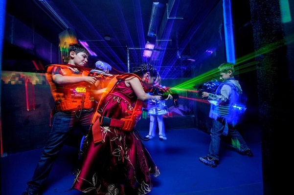 Игра в лазертаг в Костроме. Сервис Ultra Подарки. Купить лазертаг в городе Костромаf. Попробуйте лазерный пейнтбол в лазертаг клубе. Цены на лазертаг. Сервис: UltraPodarki.ru 8 800 505 95 30. Лазертаг в Костроме, купить лазертаг Кострома, лазертаг, купить лазертаг, лазерный пейнтбол Кострома, лазертаг для детей Кострома, лазертаг клуб, лазертаг клуб Кострома