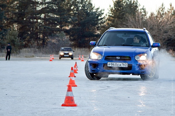 Контраварийное вождение в Костроме. Ultra Подарки. Купить уроки контраварийного вождения в Костроме. Научитесь водить машину в любых условиях! Сервис UltraPodarki.ru 8 800 505 95 30. Контраварийное вождение Кострома, контраварийное вождение, экстремальное вождение Кострома, экстремальное вождение, обучение вождению Кострома, обучение вождению, вождение Кострома, вождение,  курс вождения Кострома, курс вождения, курсы экстремальное вождения Кострома, курсы экстремального вождения, обучение в автошколе Кострома, обучение в автошколе