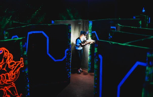 Игра в лазертаг в Костроме. Сервис Ultra Подарки. Купить лазертаг в городе Костромаf. Попробуйте лазерный пейнтбол в лазертаг клубе. Цены на лазертаг. Сервис: UltraPodarki.ru 8 800 505 95 30. Лазертаг в Костроме, купить лазертаг Кострома, лазертаг, купить лазертаг, лазерный пейнтбол Кострома, лазертаг для детей Кострома, лазертаг клуб, лазертаг клуб Кострома