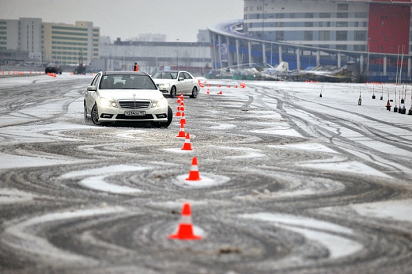 Контраварийное вождение в Костроме. Ultra Подарки. Купить уроки контраварийного вождения в Костроме. Научитесь водить машину в любых условиях! Сервис UltraPodarki.ru 8 800 505 95 30. Контраварийное вождение Кострома, контраварийное вождение, экстремальное вождение Кострома, экстремальное вождение, обучение вождению Кострома, обучение вождению, вождение Кострома, вождение,  курс вождения Кострома, курс вождения, курсы экстремальное вождения Кострома, курсы экстремального вождения, обучение в автошколе Кострома, обучение в автошколе