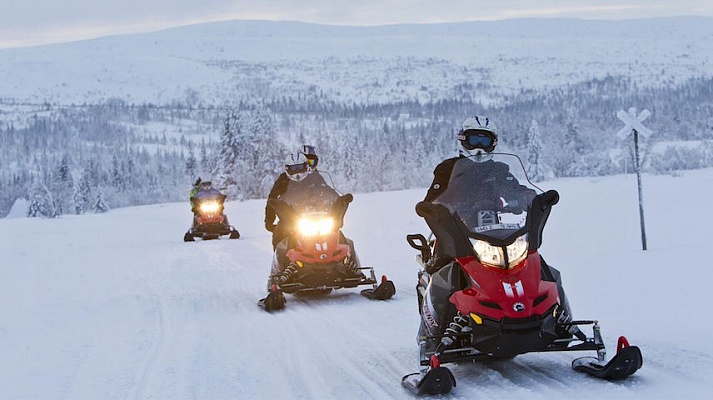 Катание на снегоходах в Костроме в подарок. Сервис Ultra Подарки
. Подарочный сертификат на катание на снегоходах в Костроме с друзьями. Закажите прокат снегоходов в подарок для мужчины по привлекательным ценам. Живописные маршруты для езды на снегоходах это отличная возможность активного отдыха. Сервис UltraPodarki.ru 8 800 505 95 30. катание на снегоходах, подарочный сертификат на катание на снегоходе, прокат снегоходов, прокат снегоходов Кострома, катание на снегоходах Кострома, езда на снегоходе