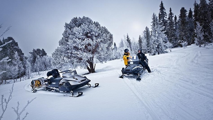 Катание на снегоходах в Костроме в подарок. Сервис Ultra Подарки
. Подарочный сертификат на катание на снегоходах в Костроме с друзьями. Закажите прокат снегоходов в подарок для мужчины по привлекательным ценам. Живописные маршруты для езды на снегоходах это отличная возможность активного отдыха. Сервис UltraPodarki.ru 8 800 505 95 30. катание на снегоходах, подарочный сертификат на катание на снегоходе, прокат снегоходов, прокат снегоходов Кострома, катание на снегоходах Кострома, езда на снегоходе