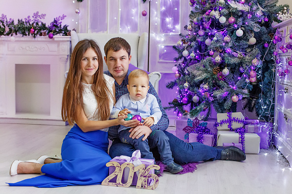 Семейная фотосессия в Костроме. Ultra Подарки. Купить семейную фотосессию в Костроме. Фотосессия для семьи укрепляет отношения и объединяет всех членов семьи. Сервис UltraPodarki.ru 8 (800) 505 95 30. Семейная фотосессия в Костроме, семейная фотосессия, семейная фотосъёмка в Костроме, семейная фотосъёмка, фотосессия для семьи Кострома, фотосессия для семьи