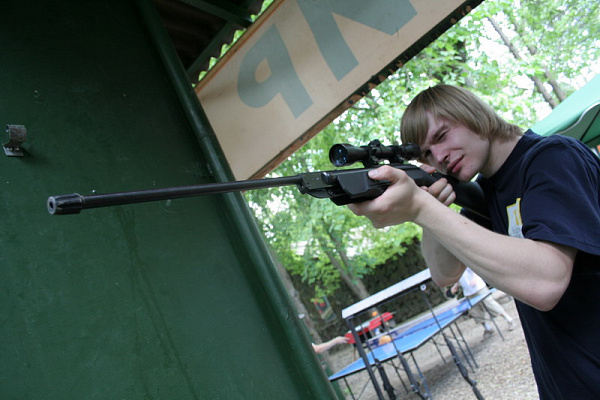 Стрельба из пневматического оружия в тире Костромы. Сервис Ultra Подарки. Пневматический тир. Купить подарочный сертификат на стрельбу из пневматического оружия в Костроме. Сервис UltraPodarki.ru 8 800 505 95 30. стрельбе из пневматического оружия Кострома, стрелковый клуб Кострома, стрельба из оружия Кострома, пневматическое оружие Кострома, пневматический тир Кострома, стрельба из пневматического оружия, пулевая стрельба, пулевая стрельба Кострома, пневматический тир в Костроме